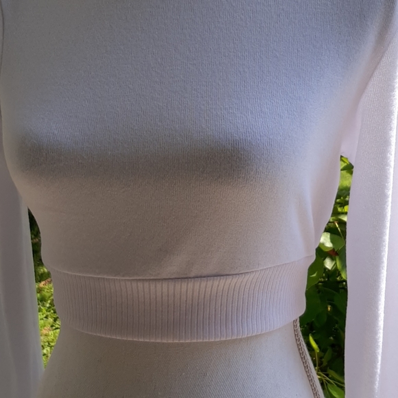 Long Sleeved White Crop Top - Picture 2 of 6